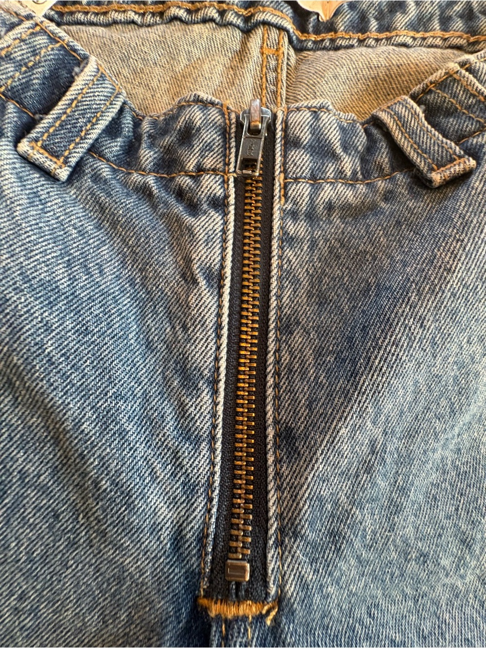 SOLD Levi’s Low Loose Barrel Leg Jeans Medium Wash Size 27 - Picture 6 of 15